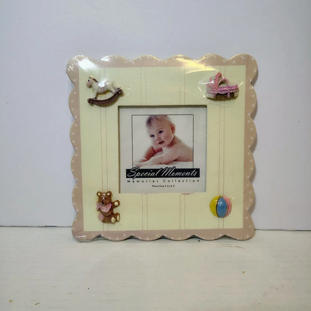 Special Moments Baby‎ Photo Frame 3.5x3.5 Memories Collection Scalloped Wood New